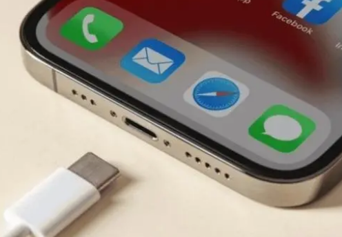 郁南苹果15维修分享iPhone15改USB-C接口后能和安卓用户互借充电器吗 